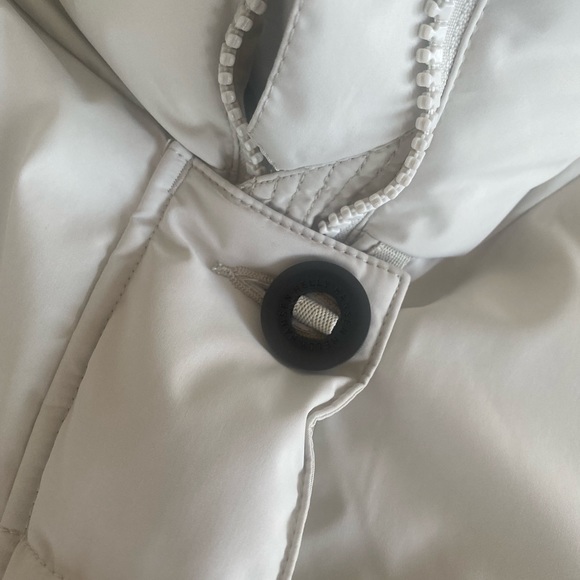 Helly Hansen winter parka - Picture 2 of 9